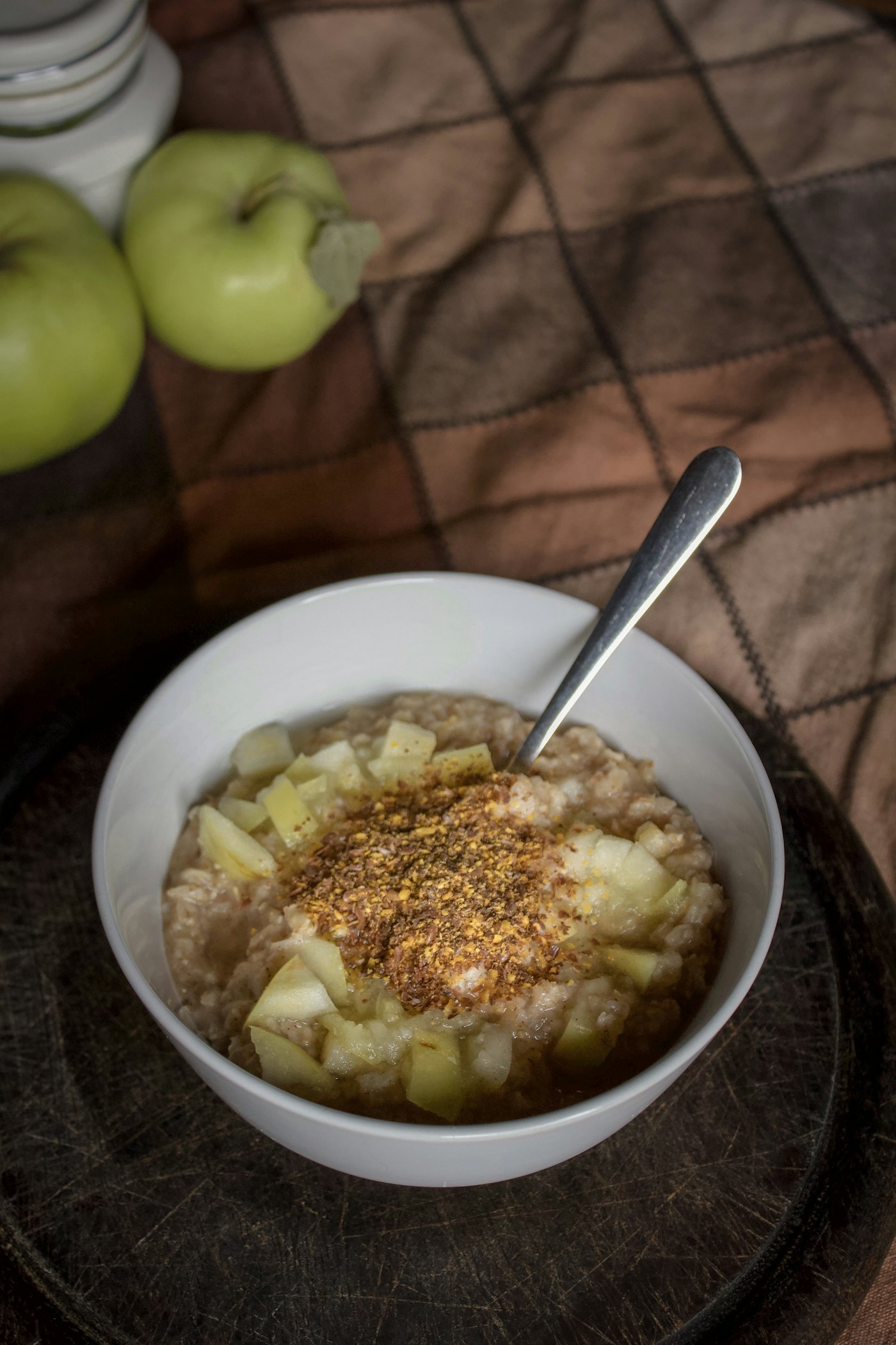 Apple & cinnamon porridge